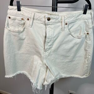 Madewell curvy mid length white raw hem Jean shorts.Size 33.Excellent condition.